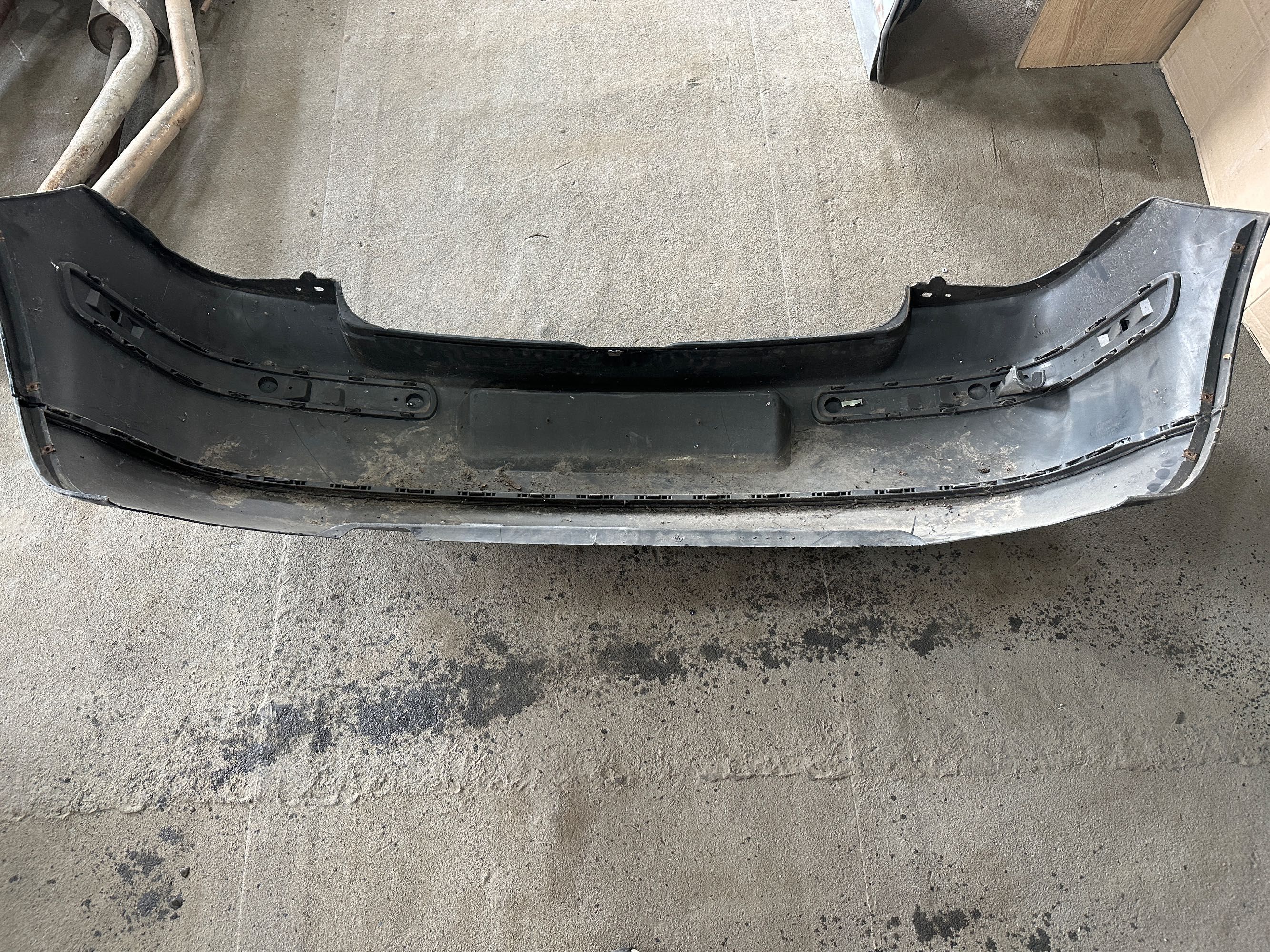 Бампер задний  Volkswagen Golf 4 хетчбек 1J6807417