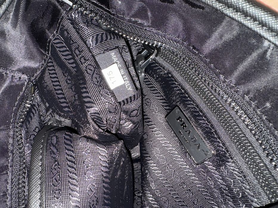 сумочка Prada нейлон  супер крута