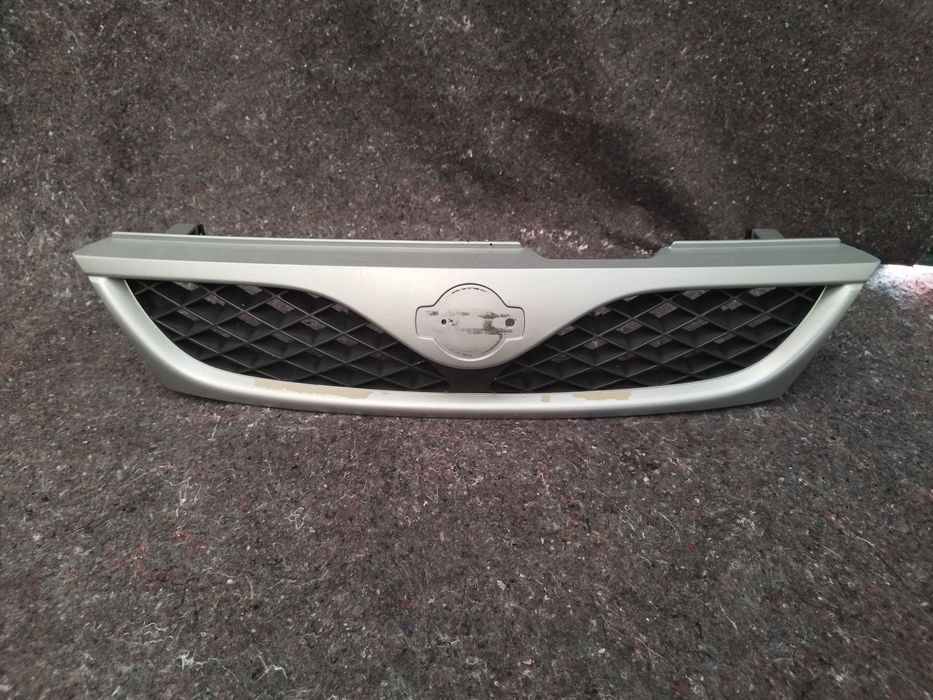 Grelha frontal Nissan Almera N15