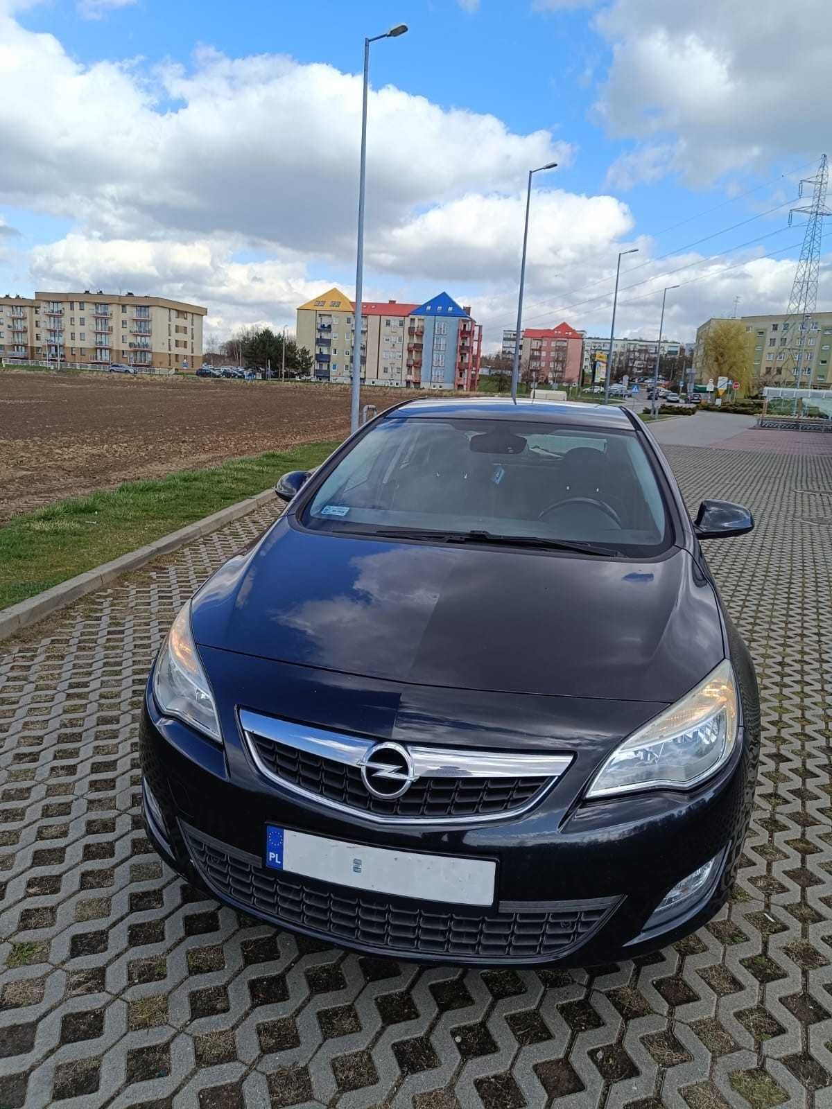 Opel Astra J, rok 2012 - 1.4 Eco benzyna + LPG