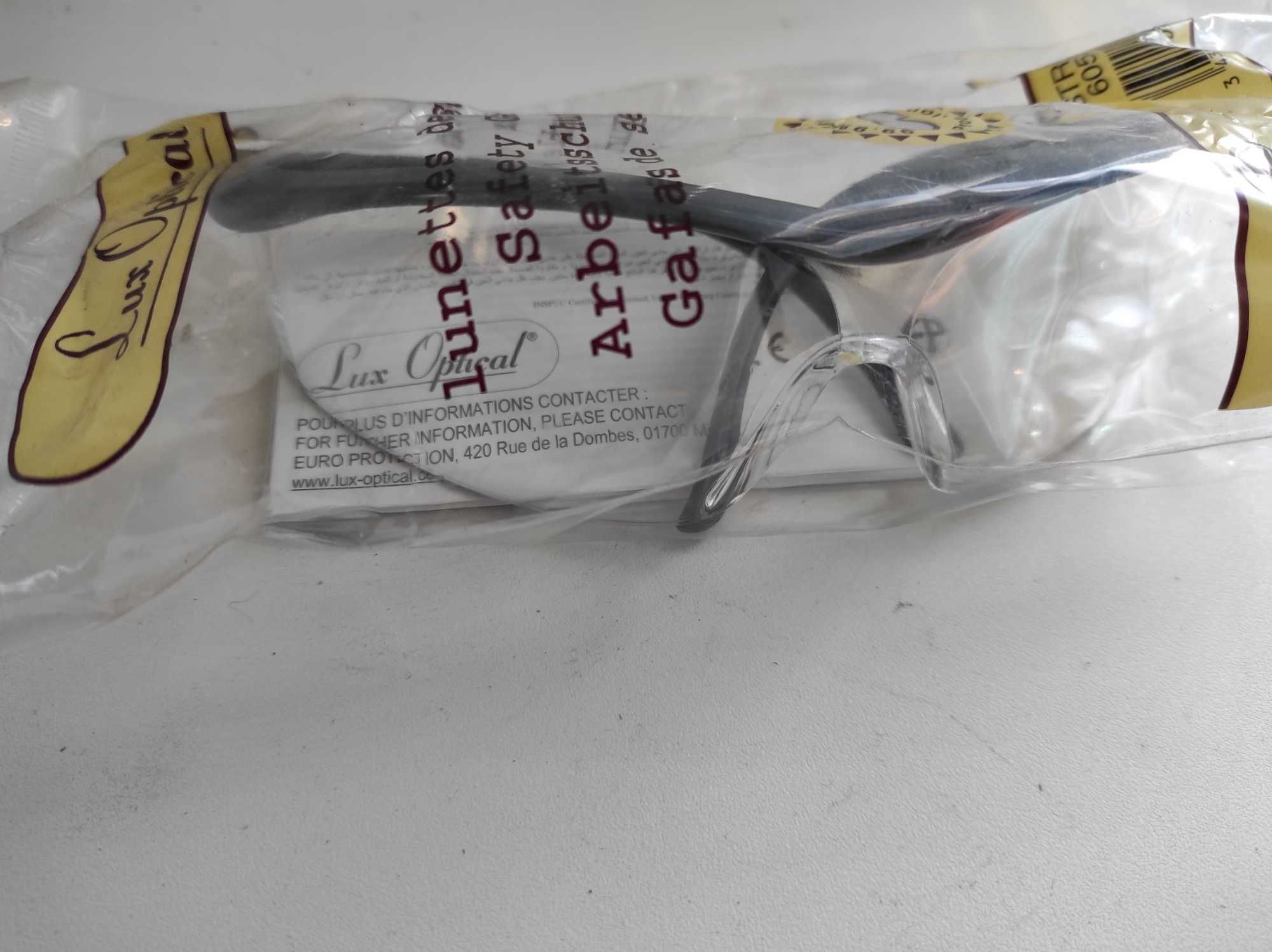 очки защитные в заводской упаковке