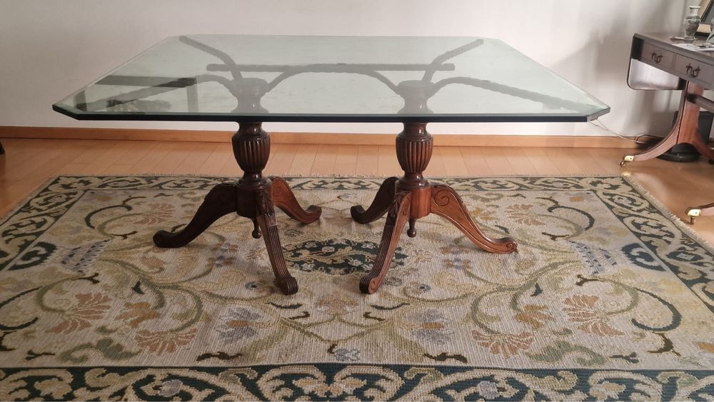 Mesa quadrada em madeira e vidro recolha urgente