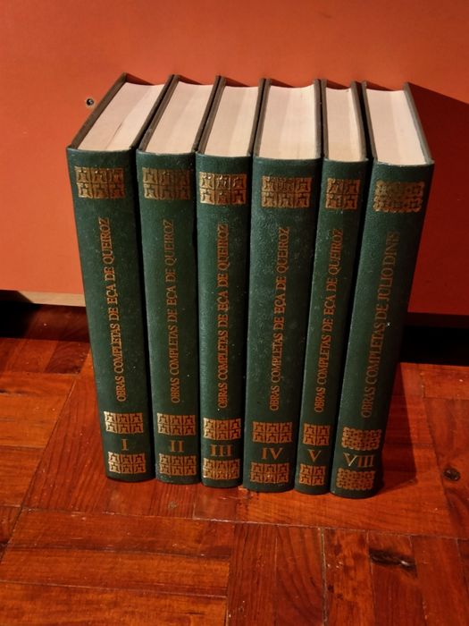 Lote de coleções diversas de livros