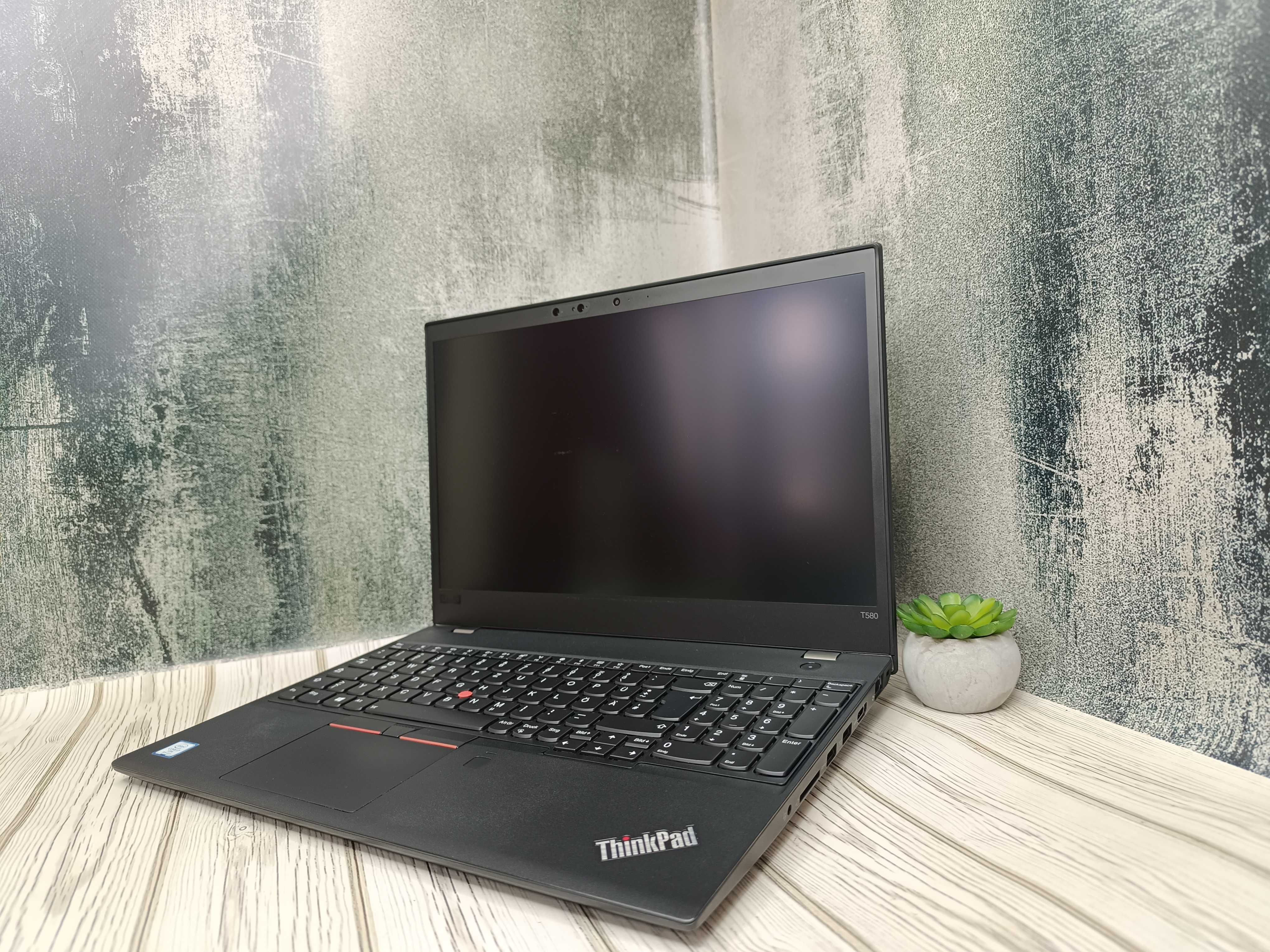 Lenovo Thinkpad T580 4K\I7-8650U\8GB\SSD 256\NVIDIA GeForce MX250 2GB