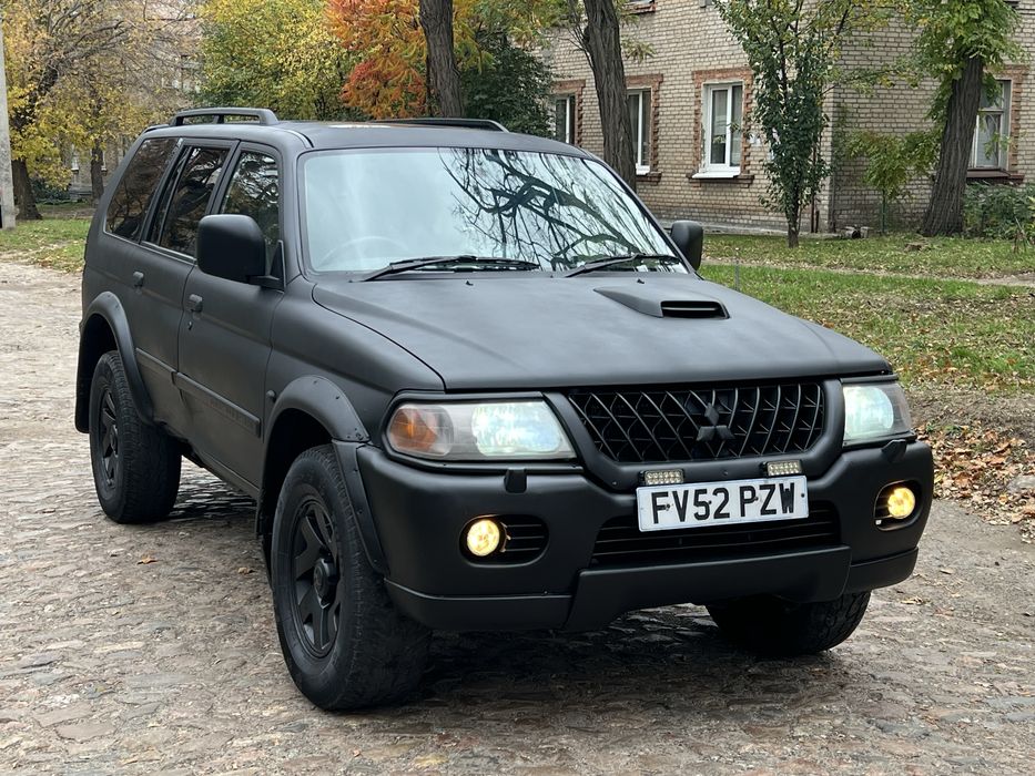 Mitsubishi Pajero Sport, 2.5 дизель, полный привод.