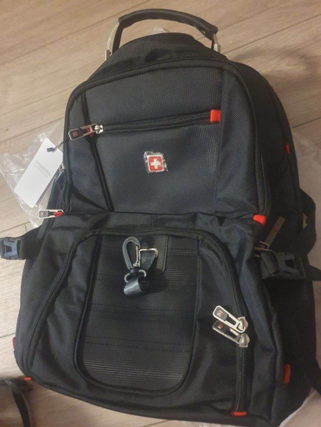 Nowy plecak SWISS 34X23x50 cm

Wytrzymały 17 calowy plecak na lap
