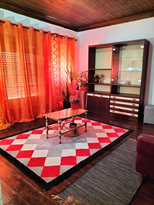 Alugo casa para pessoa individual