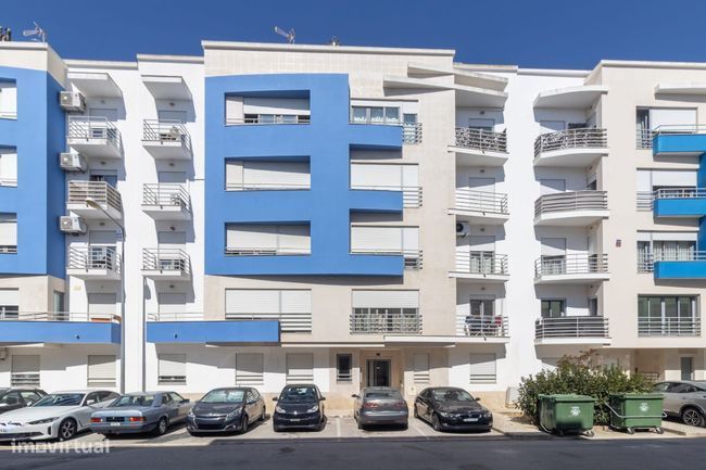 Apartamento T3 com parqueamento em Montijo