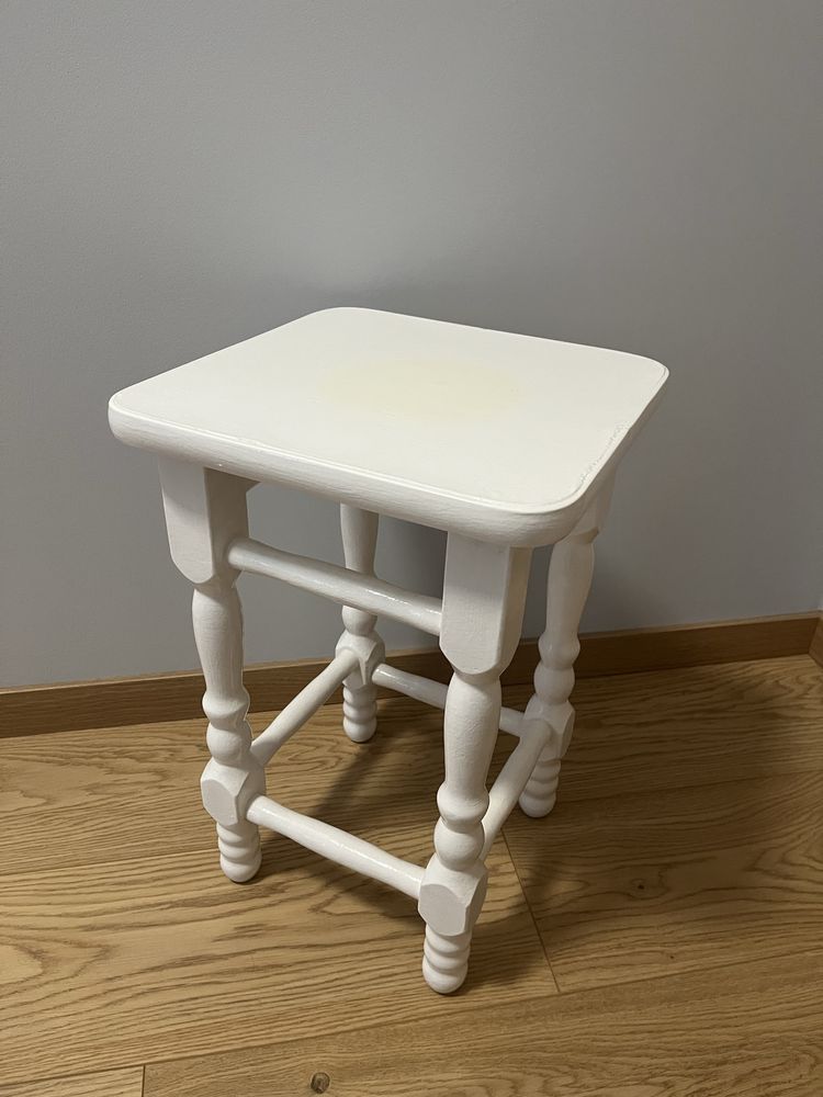 Stary taboret retro