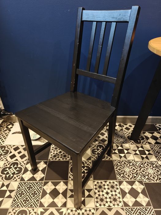 Stół okrągły IKEA GAMLARED + 2 krzesła STEFAN, czarne drewno, zestaw