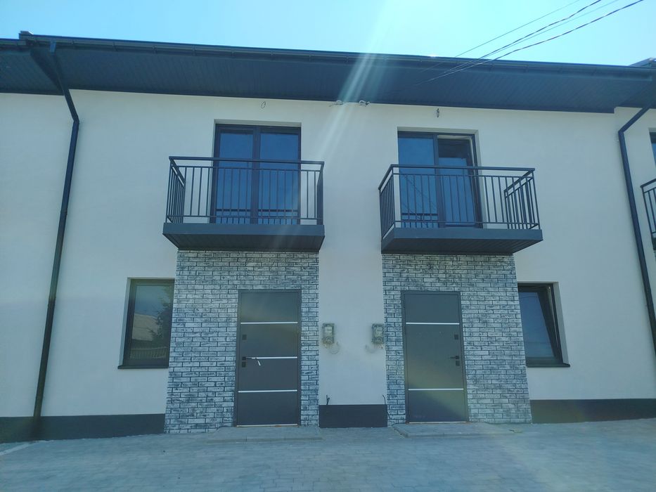 Продаж 2 поверхового таунхауса