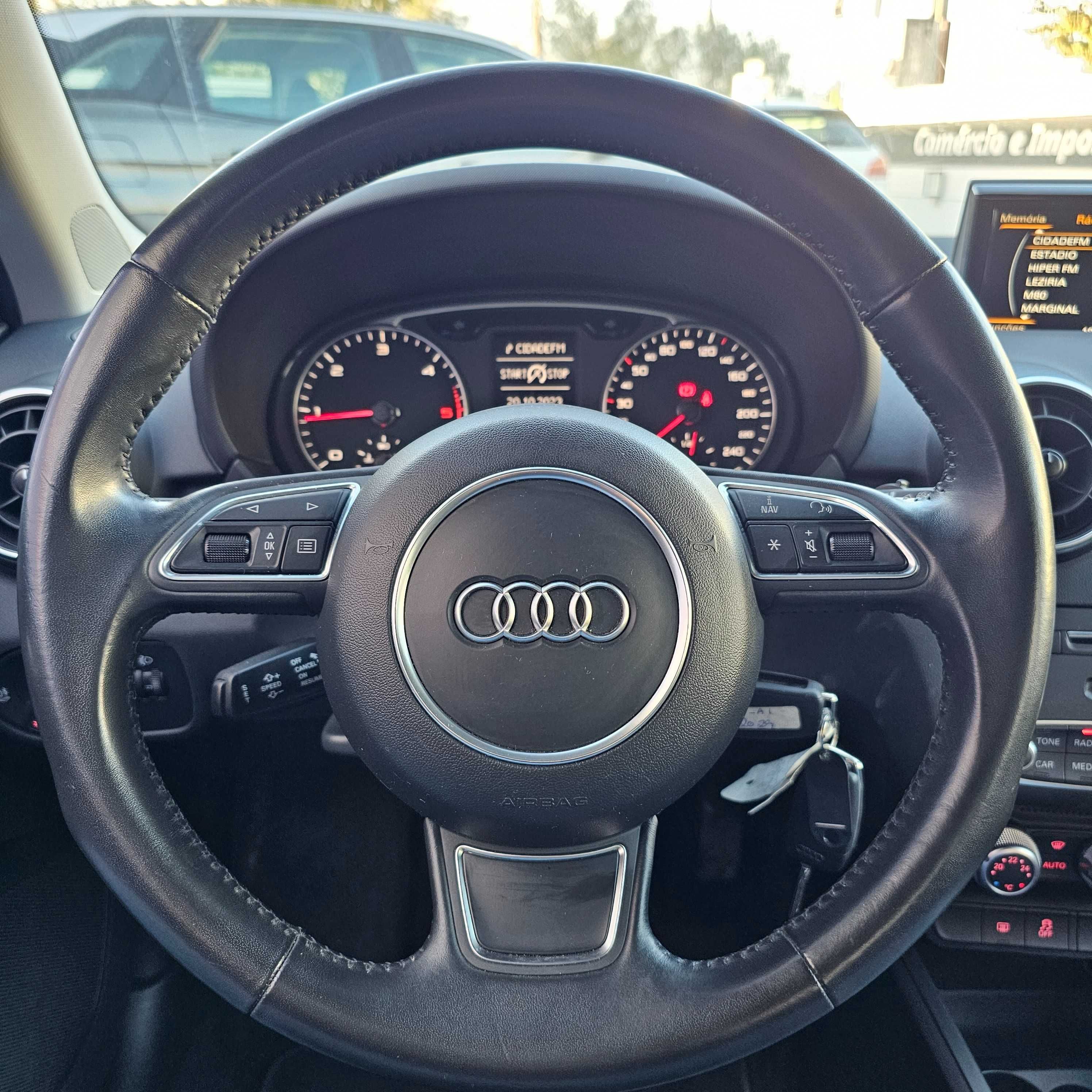 Audi A1 Sportback 1.4 TDI 215€ mês