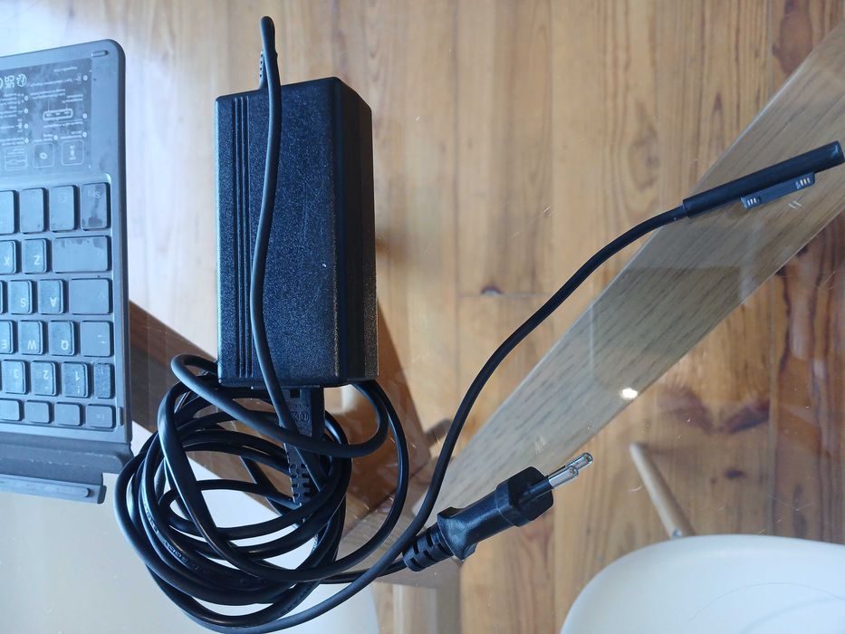 Carregador + teclado surface pro