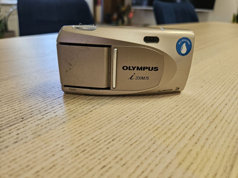 Aparat analogowy Olympus izoom 75