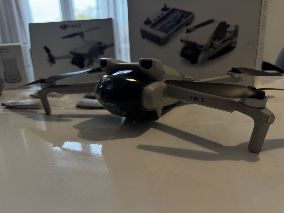 DJI Mini 3 Fly More Combo +DJI RC Dron– bardzo dobry stan