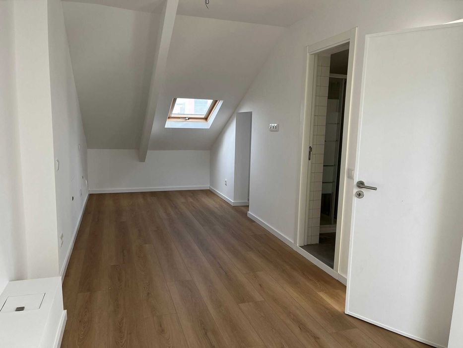 Fantástico T1 em Lisboa com Varanda e Muita Luz Natural