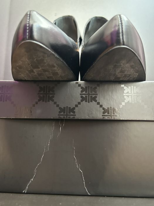 Czarne szpilki Kazar