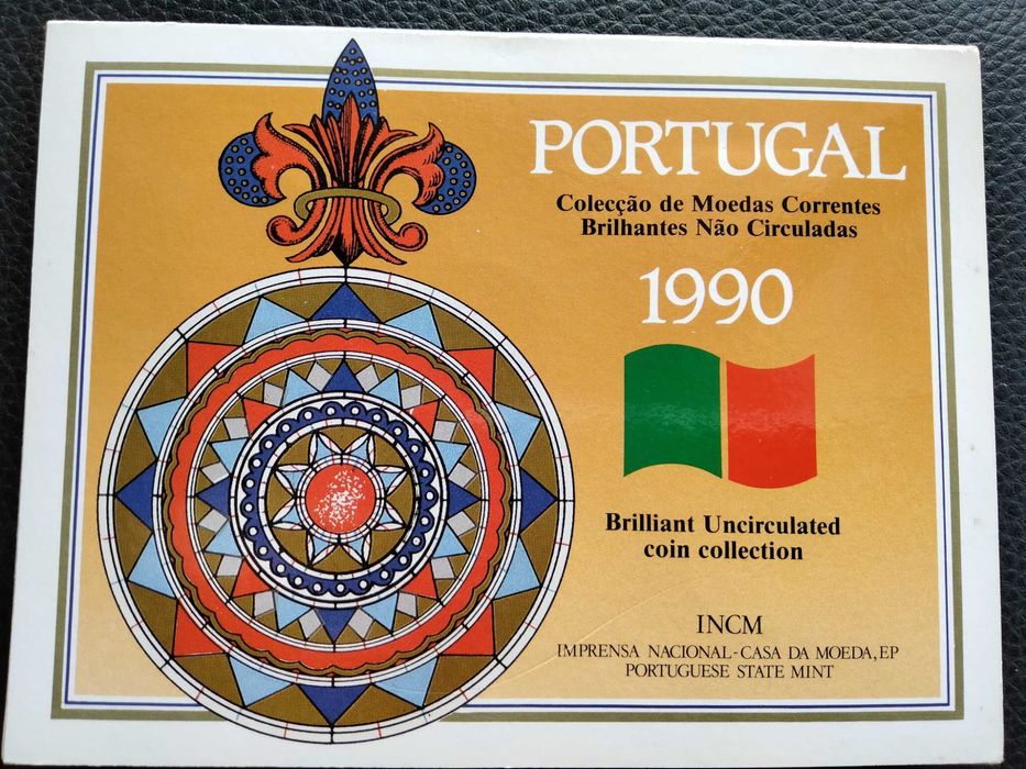 Coleção de moedas correntes brilhantes não circuladas
1990 INCM