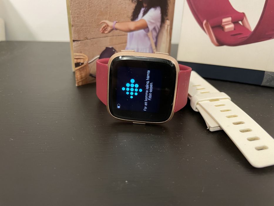Smartwatch Fitbit Versa Special Edition Red Wine S-L