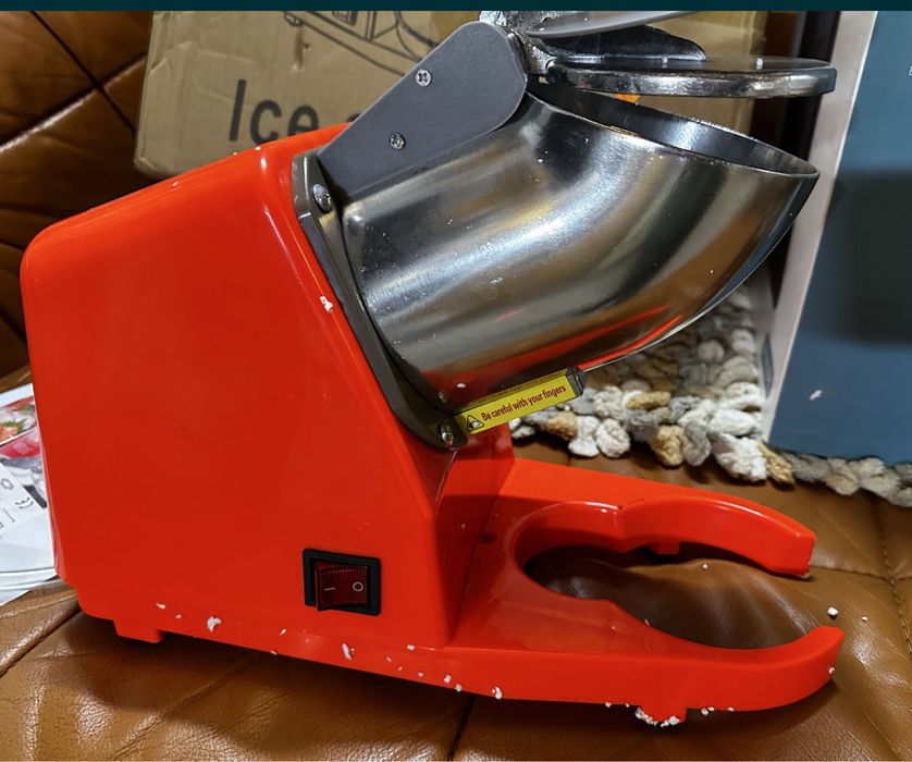 Електричний подрібнювач льоду Ice Shaver Snow Cone Maker