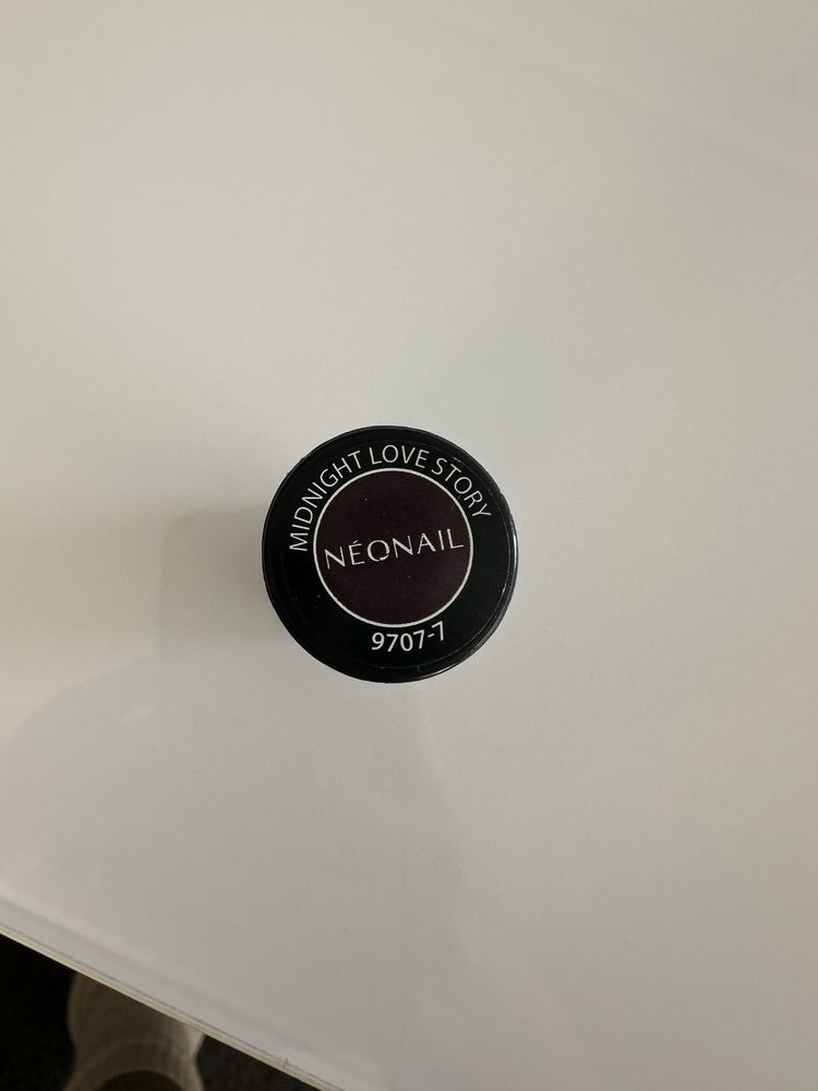 Neonail lakier midnight love story brązowo bordowy hit sezonu