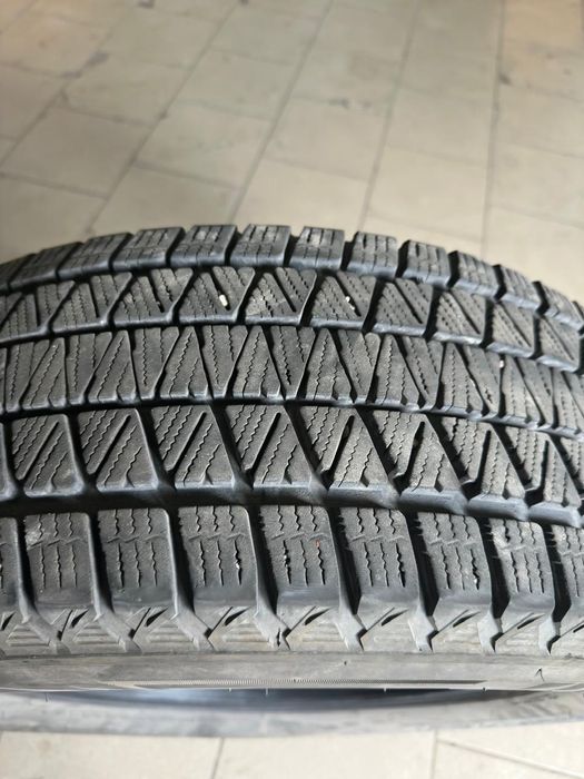 Шини б/в. зима 235/65/18. Bridgestone Blizzak DM-V3