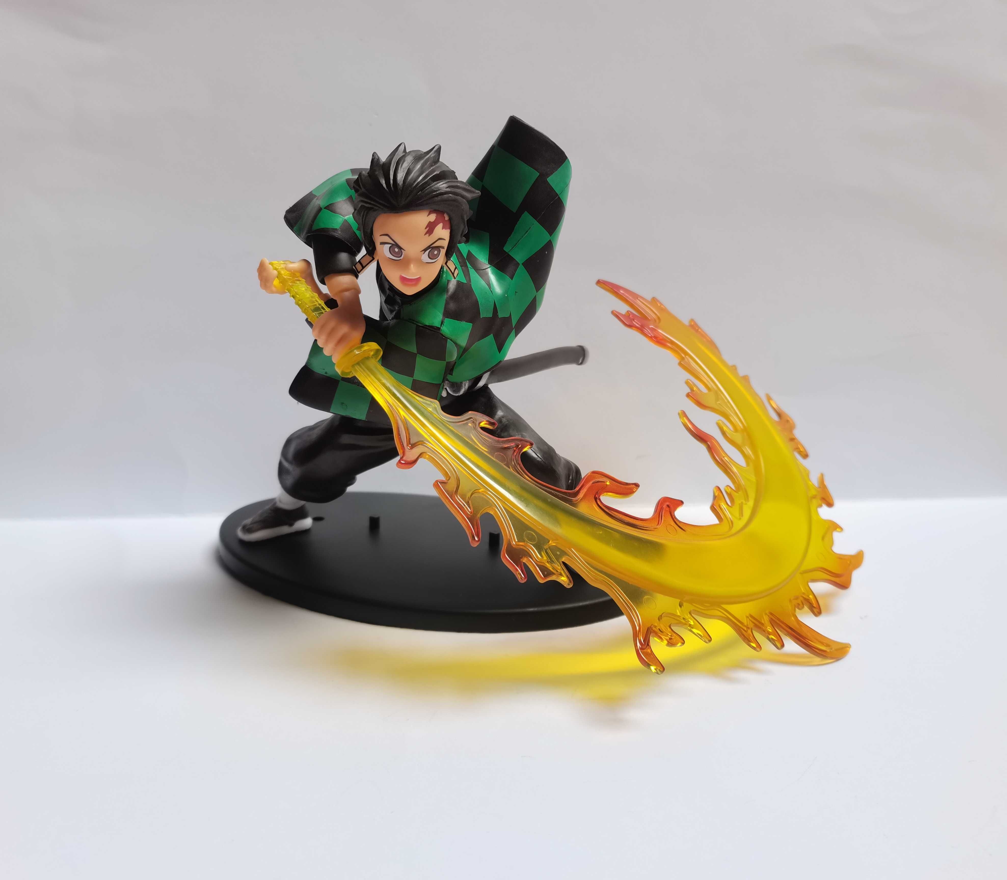 Tanjirou Kamado walczący (anime Demon Slayer) - duża figurka 3D