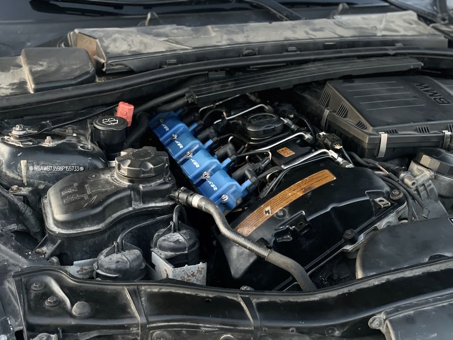 Продам бмв е92 335i