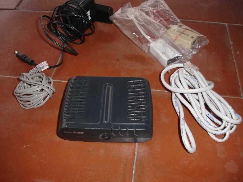 Vendo router com cabos