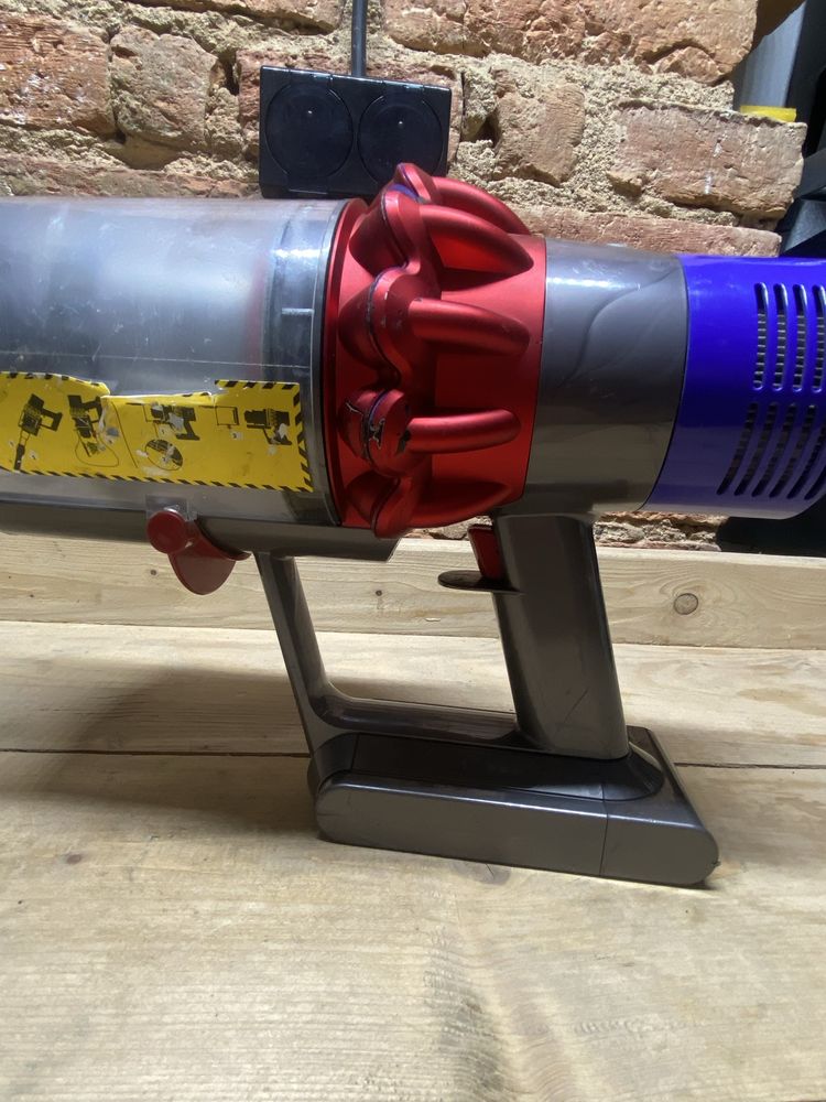 Odkurzacz Dyson v10 baza sprawny