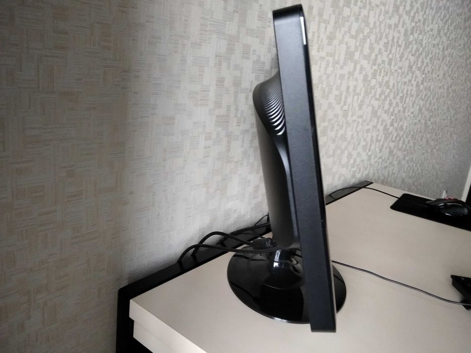 Монітор 22'' дюйми View Sonic led, dvi vga стан ідеал