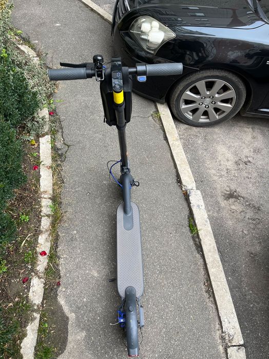 Електросамокат Xiaomi Mi Electric Scooter 3
