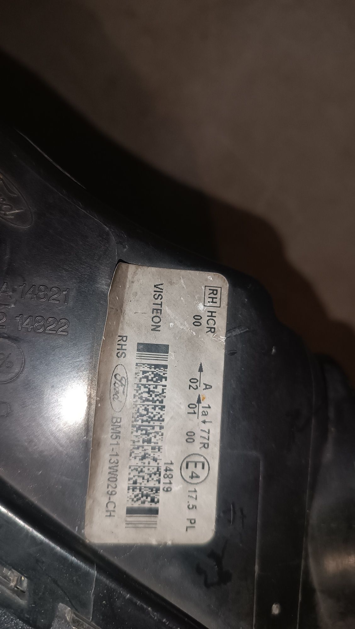 Vendo farol direito de Ford focus MK 3 ano 2011/14