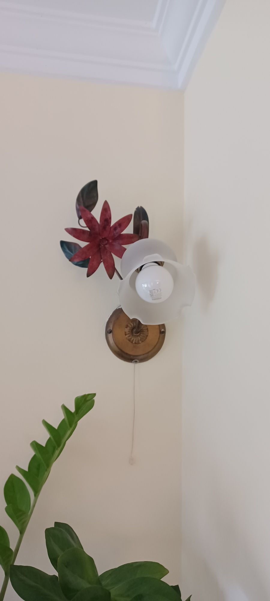 Candeeiro de parede pintado a mão