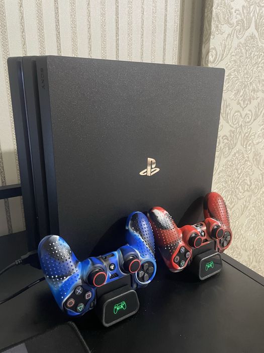 PS4 Pro 1TB • 2 джойстики