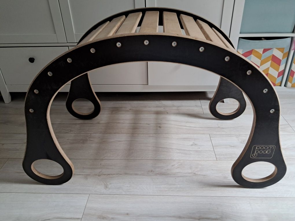 Drewniany bujak z biurkiem i zjeżdżalnią Good Wood Montessori