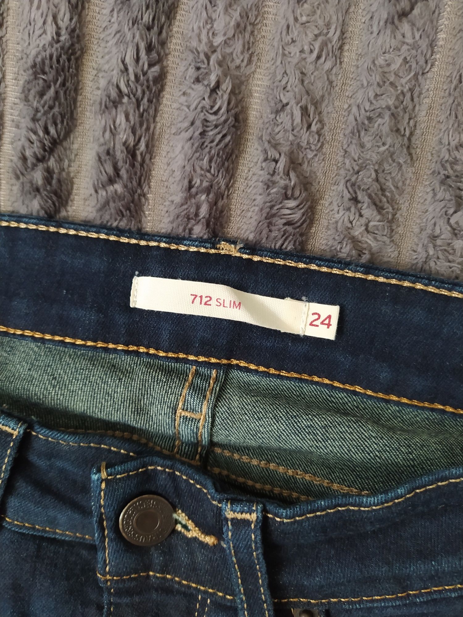 Джинси Levi's 712 Slim (розмір  24)