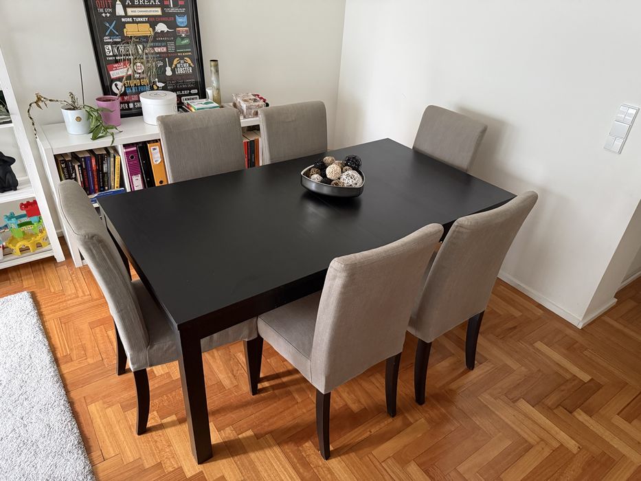 Conjunto Mesa extensivel e 6 cadeira