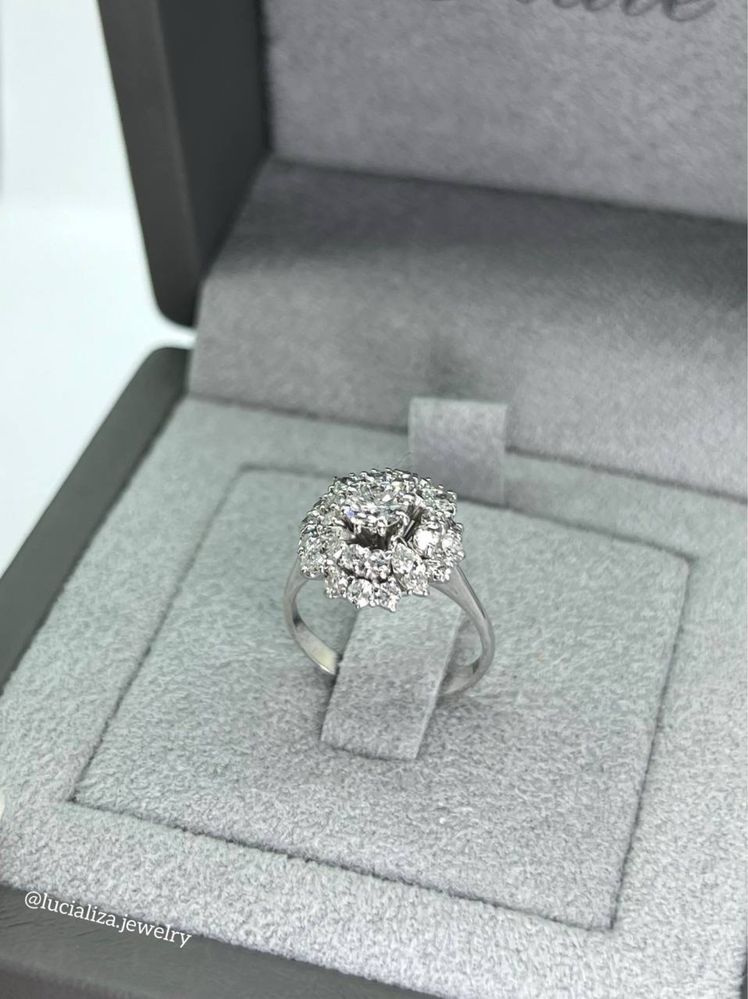 Кольцо с бриллиантами 1.51ct   золото :