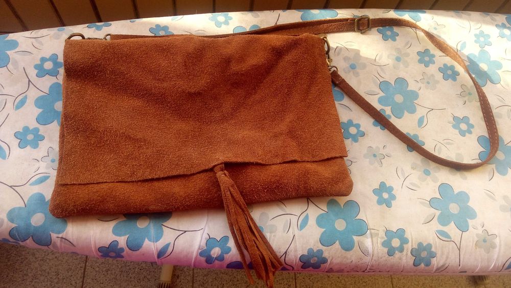 Várias carteiras / malas