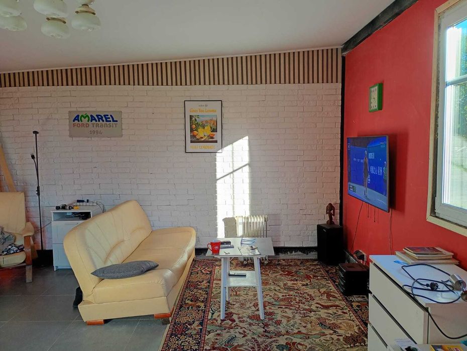 Sprzedam działkę budowlaną z małym domkiem