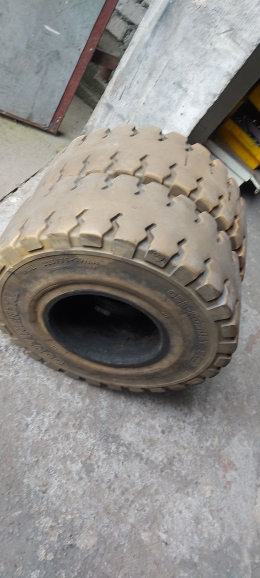 Opony 23x9x10 wózek widłowy