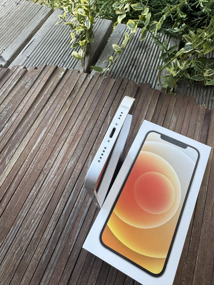 iPhone 12 Biały.