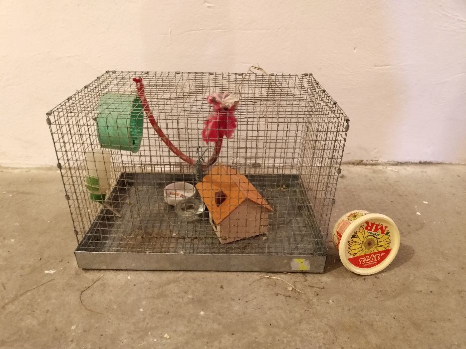 Sprzedam klatkę.