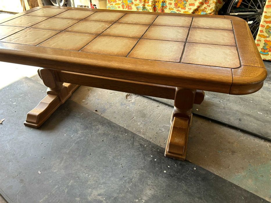 Stół dębowy z kaflami