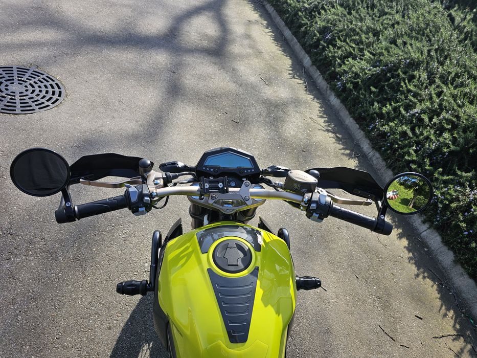 Moto Zontes G1X.