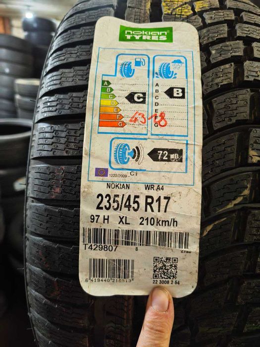 Нові шини резина зима 235/45 R17 Nokian WR A4