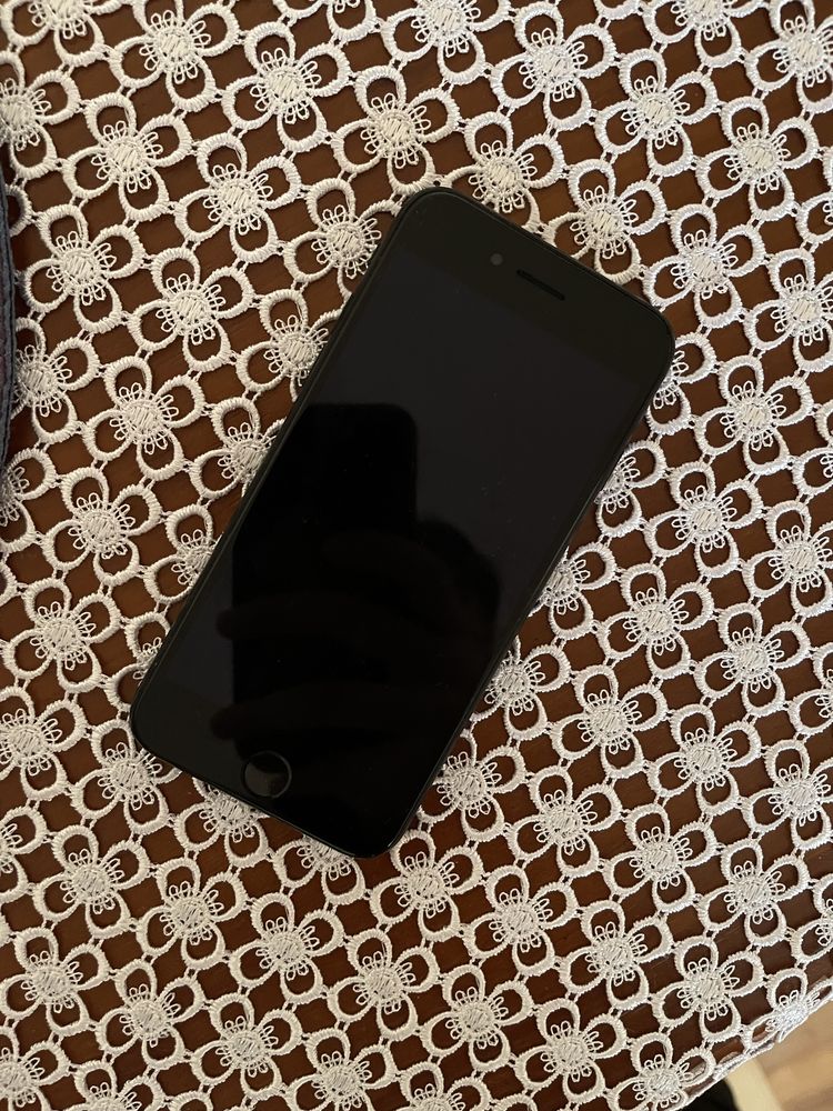 Iphone SE 2020 Czarny 64gb