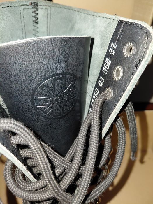 GLANY STEEL czarne 15-dziur roz. 37