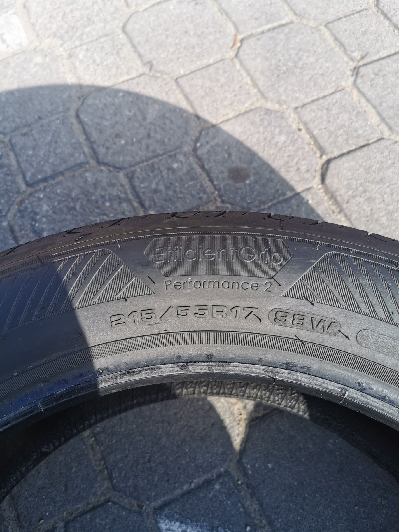 Komplet opon 215/55r17 98W Goodyear EfficientGrip Performance 2